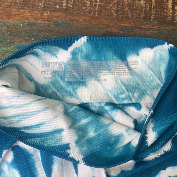 🦋Stand out! Victoria Secret PINK 💕leggings! Super soft and slip on, with ease. - Picture 7 of 8